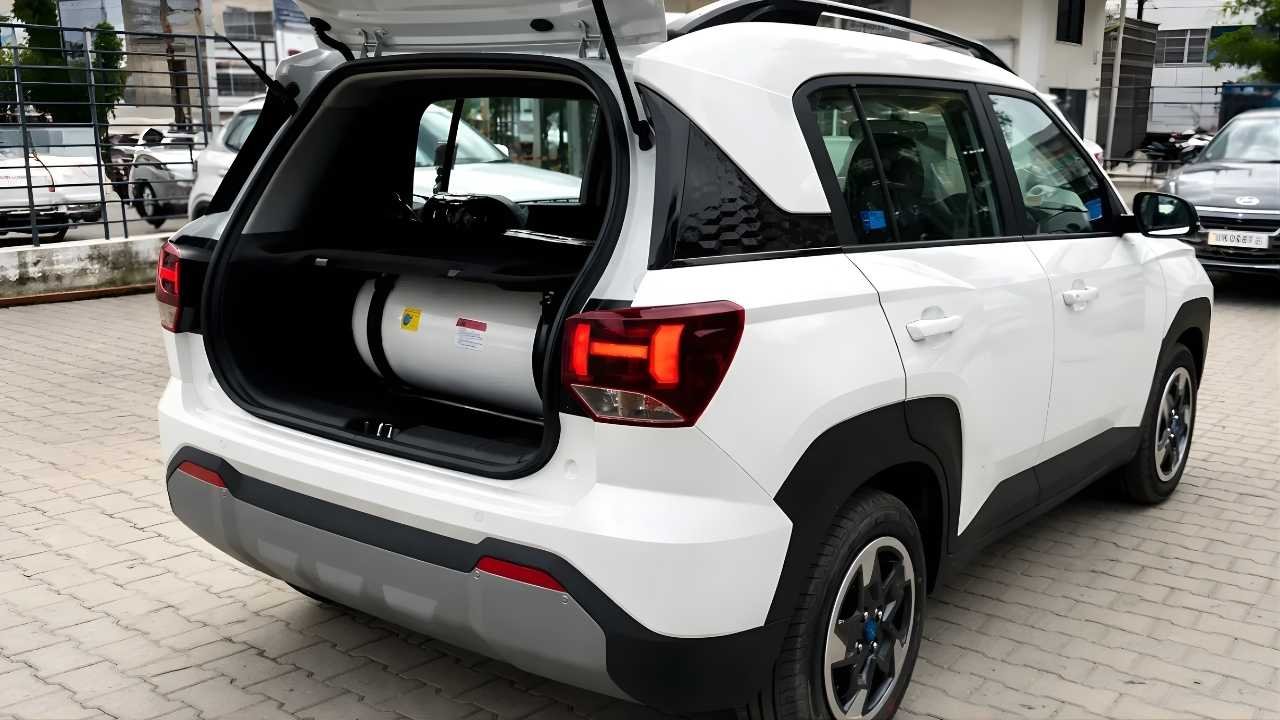 Hyundai Exter CNG 2026 Launched SUV With ₹45,000 Down Payment & 27KmKg Mileage